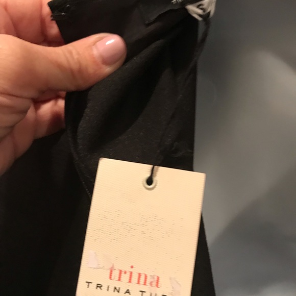 Final🛍Trina Turk 🛍🛍Choker neck dress🛍in black - Picture 7 of 8